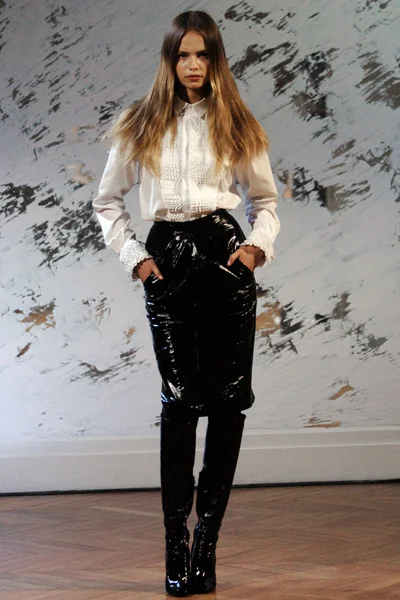 Look 1